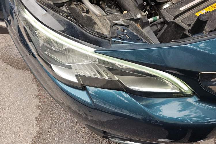 Used Peugeot 5008 2017 350THP 7-Seater Elite Edition Right Front Headlight