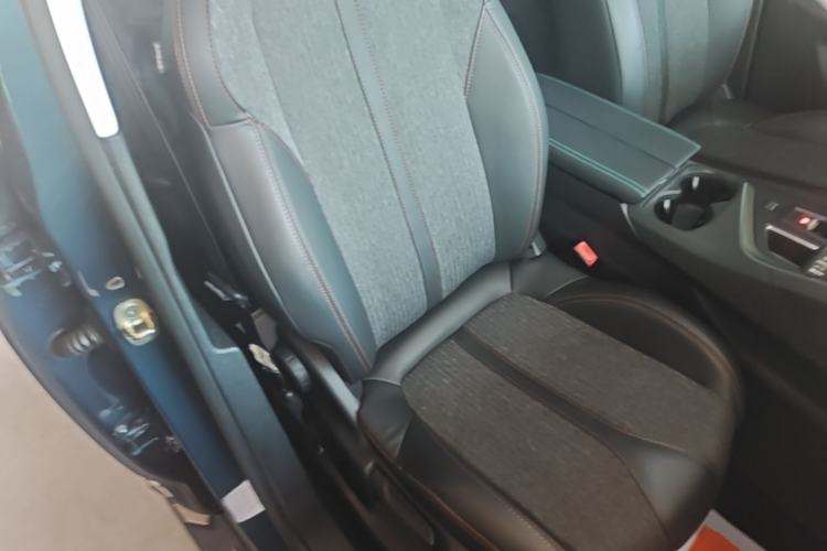 Used Peugeot 5008 2017 350THP 5-Seat Elite Edition Right Front Seat