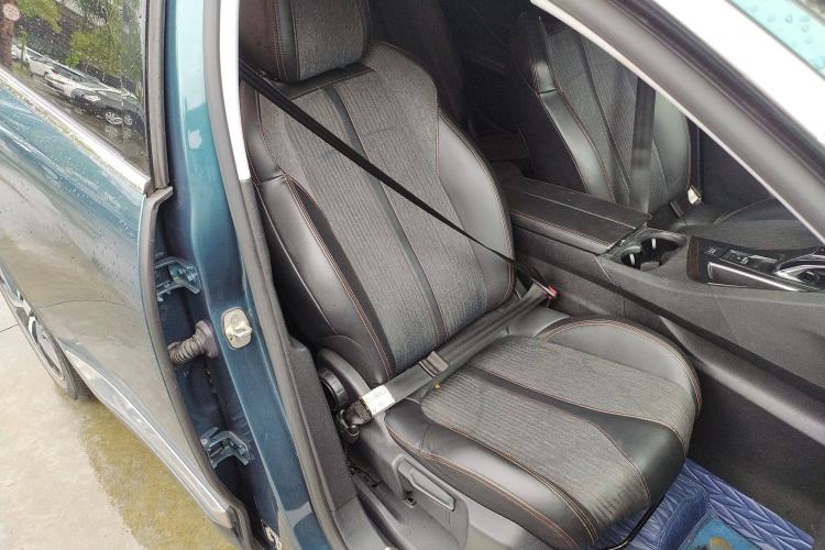 Used Peugeot 5008 2017 350THP 7-Seater Elite Edition Right Front Seat