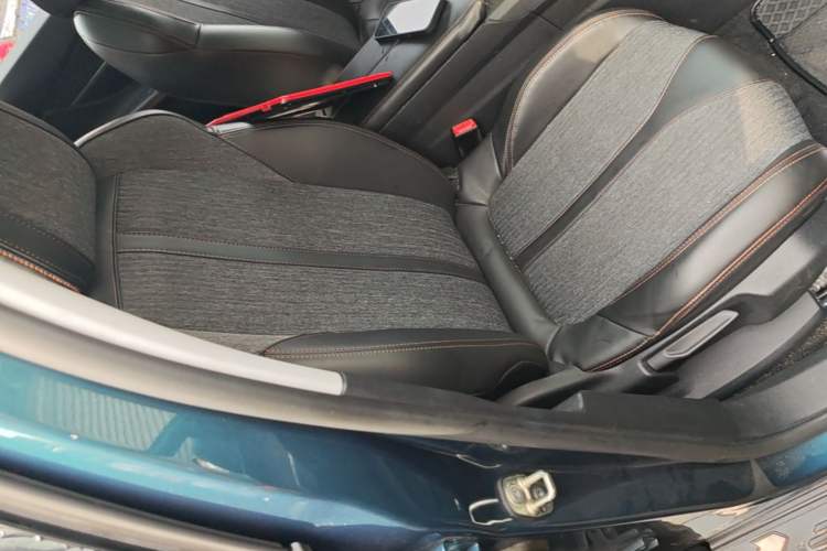 Used Peugeot 5008 2017 380THP 7-Seater Elite Edition Right Front Seat