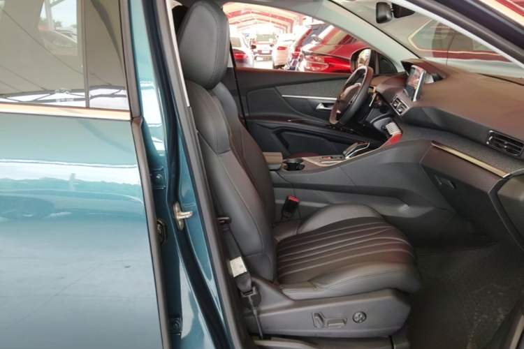 Used Peugeot 5008 2017 380THP 7-Seater Luxury Edition Right Front Seat