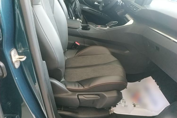 Used Peugeot 5008 2017 380THP 7-Seater Elite Edition Right Front Seat