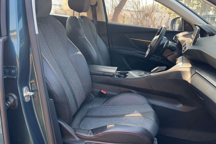 Used Peugeot 5008 2017 380THP 7-Seater Elite Edition Right Front Seat