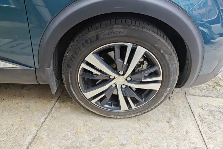 Used Peugeot 5008 2017 380THP 7-Seater Elite Edition Right Front Wheel Hub