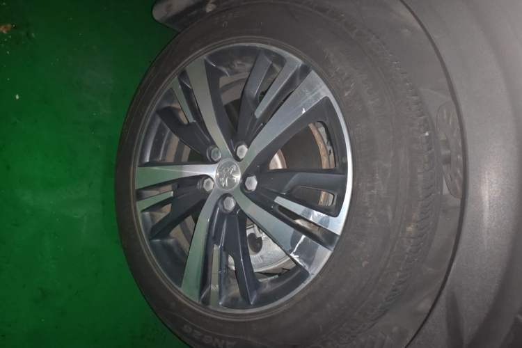 Used Peugeot 5008 2017 380THP 7-Seater Elite Edition Right Front Wheel Hub