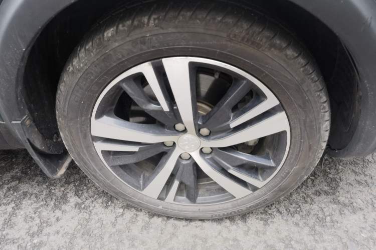 Used Peugeot 5008 2017 350THP 7-Seater Elite Edition Right Front Wheel Hub