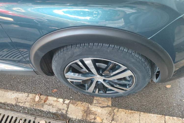 Used Peugeot 5008 2017 380THP 5-Seater Elite Edition Right Front Wheel Hub