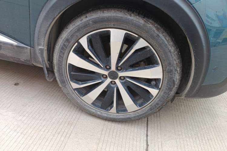 Used Peugeot 5008 2017 380THP 7-Seater Luxury GT Edition Right Front Wheel Hub