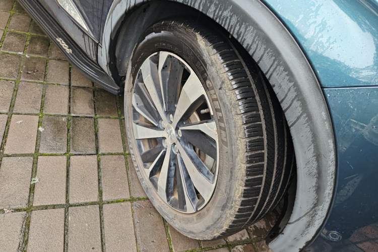 Used Peugeot 5008 2017 380THP 7-Seater Luxury GT Edition Right Front Wheel Hub