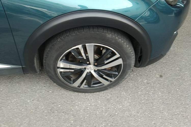 Used Peugeot 5008 2017 380THP 5-Seater Elite Edition Right Front Wheel Hub