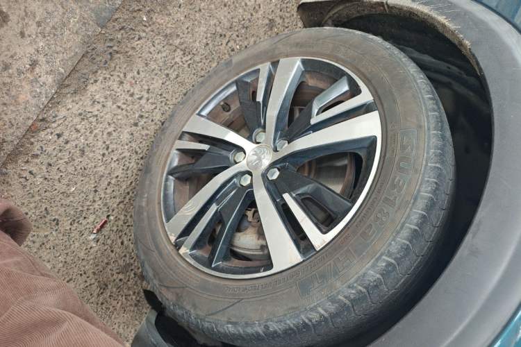 Used Peugeot 5008 2017 350THP 7-Seater Elite Edition Right Front Wheel Hub