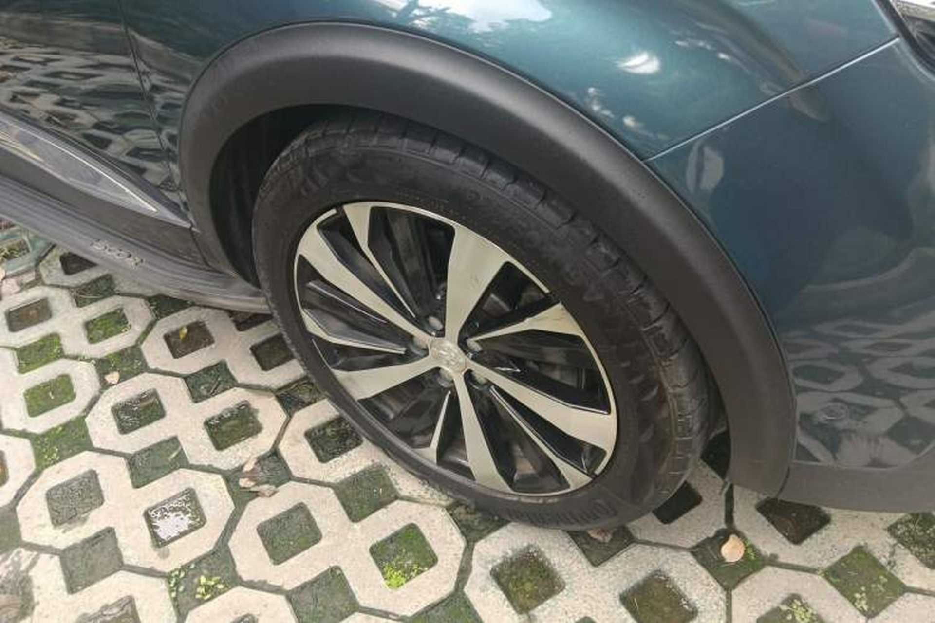 Used Peugeot 5008 2017 380THP 7-Seater Luxury GT Edition Right Front Wheel Hub