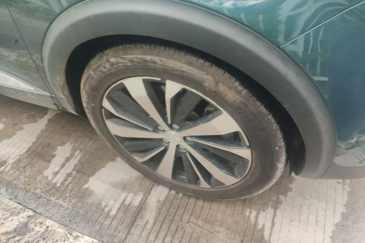 Used Peugeot 5008 2017 380THP 7-Seater Luxury Edition Right Front Wheel Hub