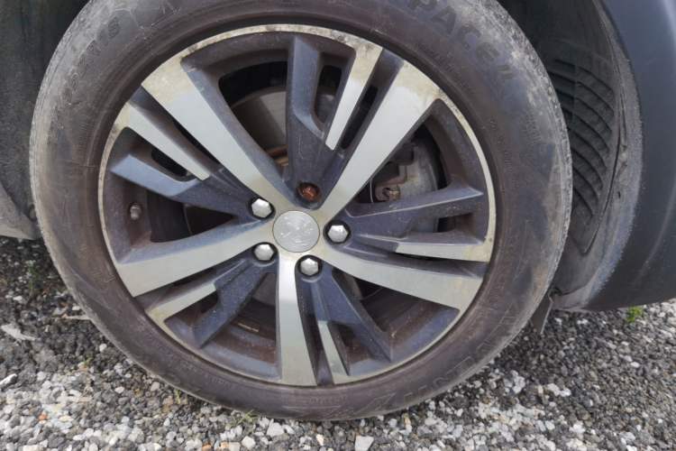 Used Peugeot 5008 2017 350THP 7-Seater Elite Edition Right Front Wheel Hub