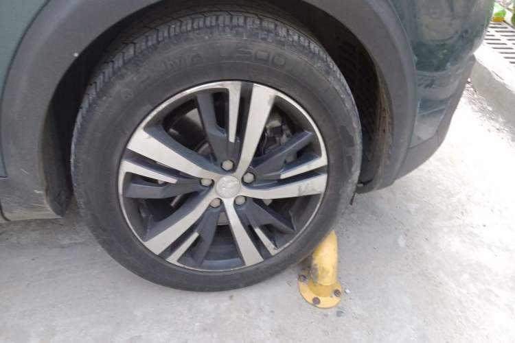 Used Peugeot 5008 2017 380THP 7-Seater Elite Edition Right Front Wheel Hub