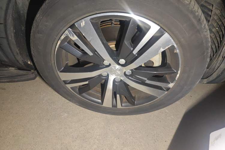 Used Peugeot 5008 2017 380THP 7-Seater Boundary-Free Edition Right Front Wheel Hub
