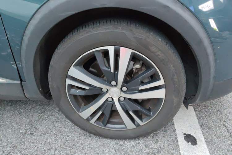 Used Peugeot 5008 2017 350THP 7-Seater Elite Edition Right Front Wheel Hub