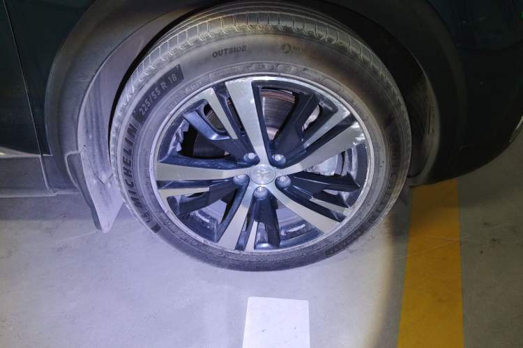 Used Peugeot 5008 2017 380THP 7-Seater Boundary-Free Edition Right Front Wheel Hub