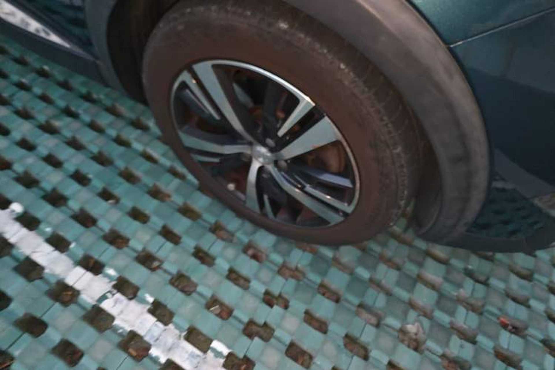 Used Peugeot 5008 2017 380THP 7-Seater Elite Edition Right Front Wheel Hub