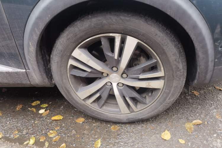 Used Peugeot 5008 2017 380THP 7-Seater Elite Edition Right Front Wheel Hub