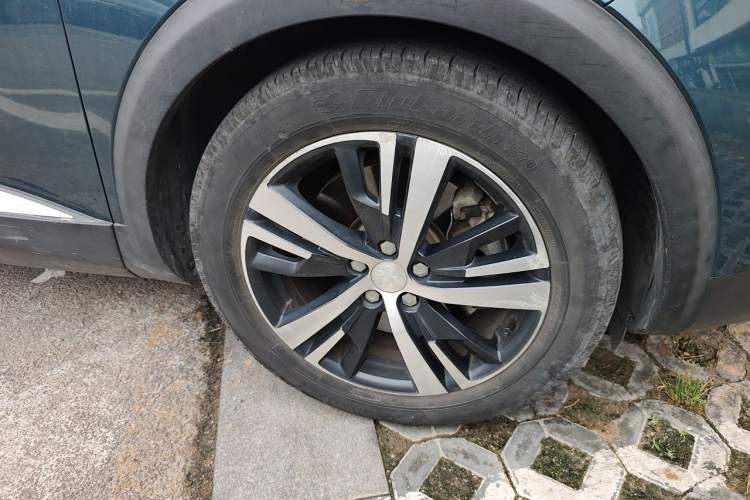 Used Peugeot 5008 2017 350THP 7-Seater Elite Edition Right Front Wheel Hub
