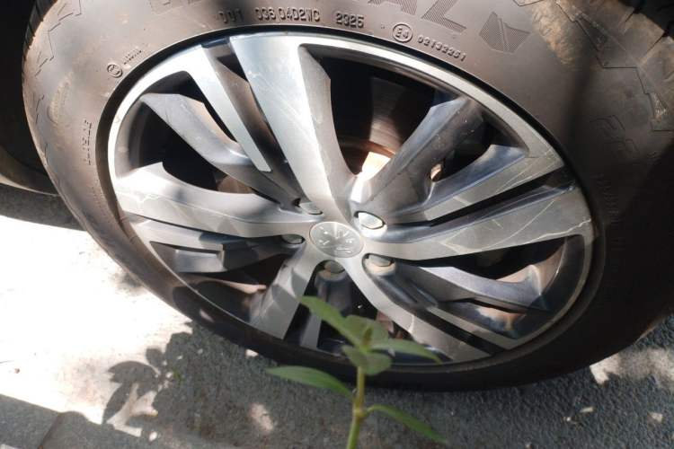 Used Peugeot 5008 2017 350THP 7-Seater Elite Edition Right Front Wheel Hub