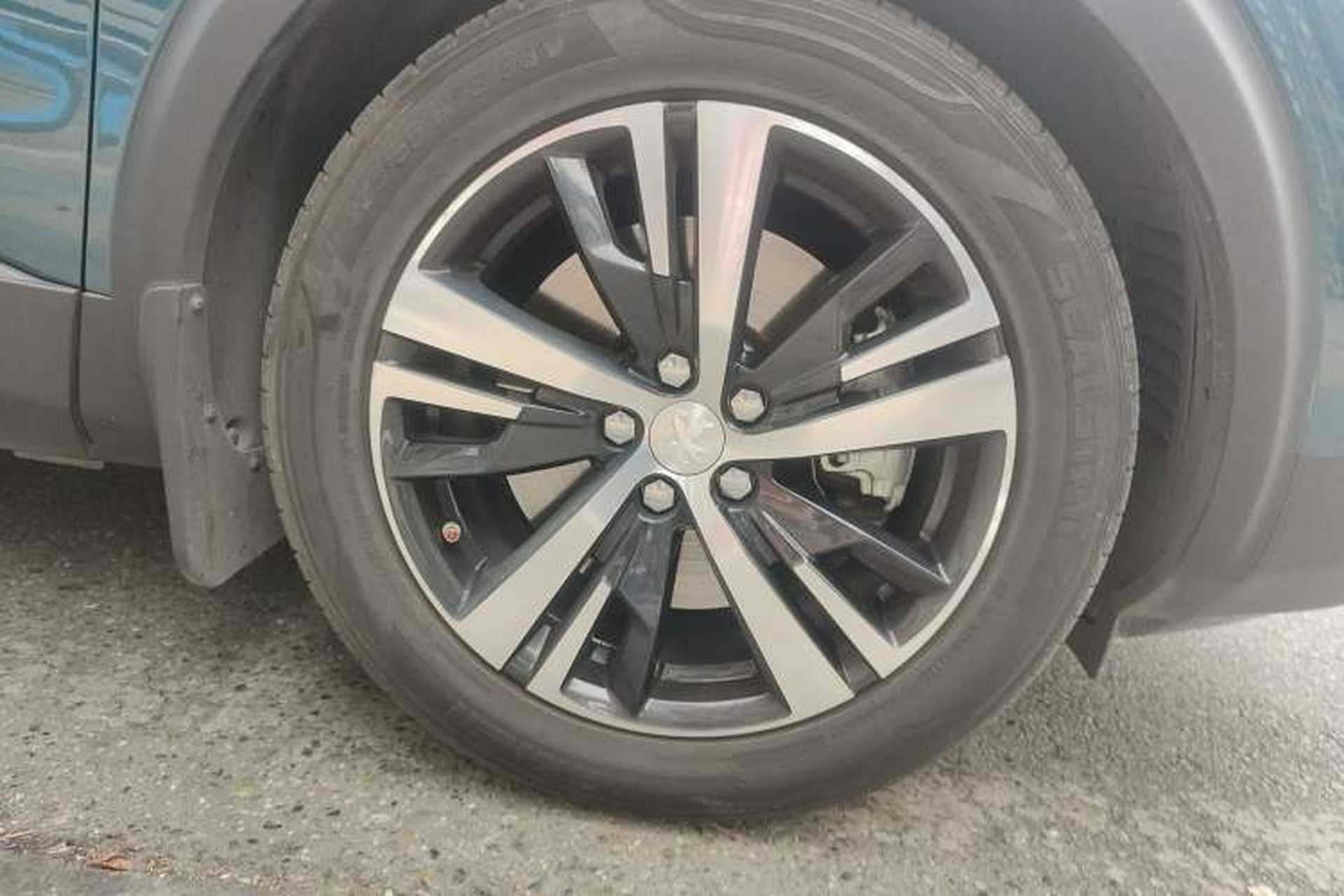 Used Peugeot 5008 2017 350THP 7-Seater Elite Edition Right Front Wheel Hub