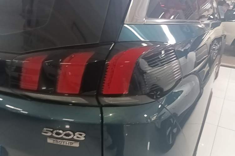 Used Peugeot 5008 2017 380THP 7-Seater Luxury Edition Right Rear Taillight