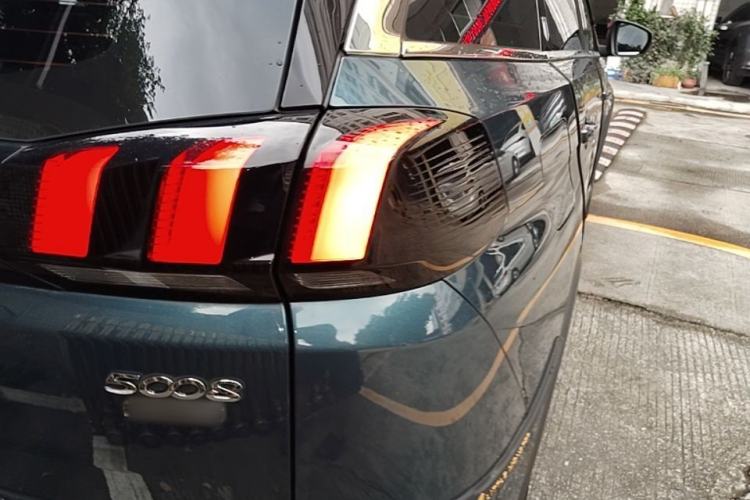 Used Peugeot 5008 2017 350THP 7-Seater Elite Edition Right Rear Taillight