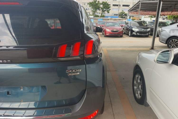Used Peugeot 5008 2017 380THP 7-Seater Elite Edition Right Rear Taillight