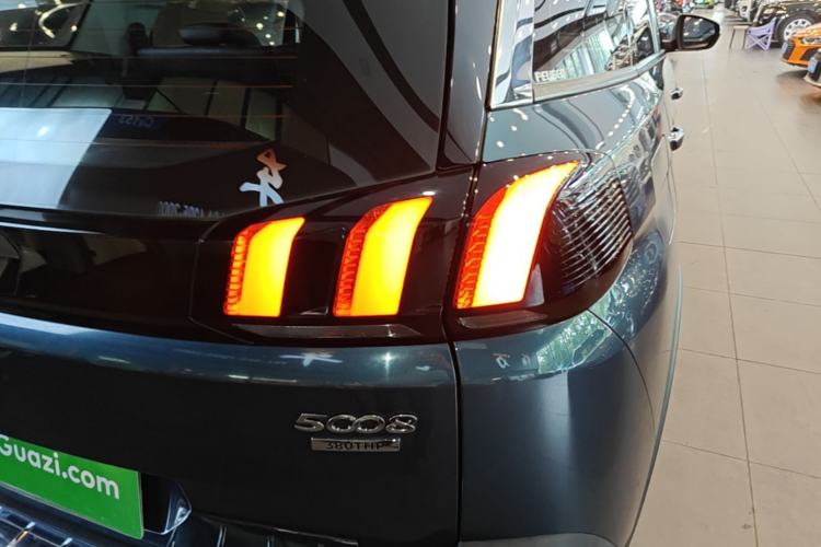 Used Peugeot 5008 2017 380THP 7-Seater Elite Edition Right Rear Taillight