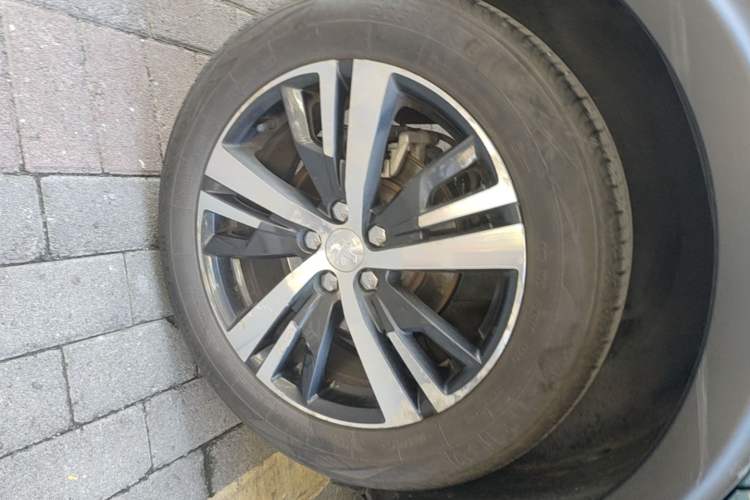 Used Peugeot 5008 2017 380THP 7-Seater Elite Edition Right Rear Wheel Hub