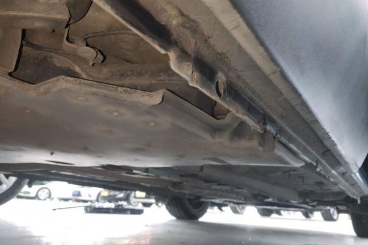 Used Peugeot 5008 2017 380THP 7-Seater Elite Edition Right Side Sill