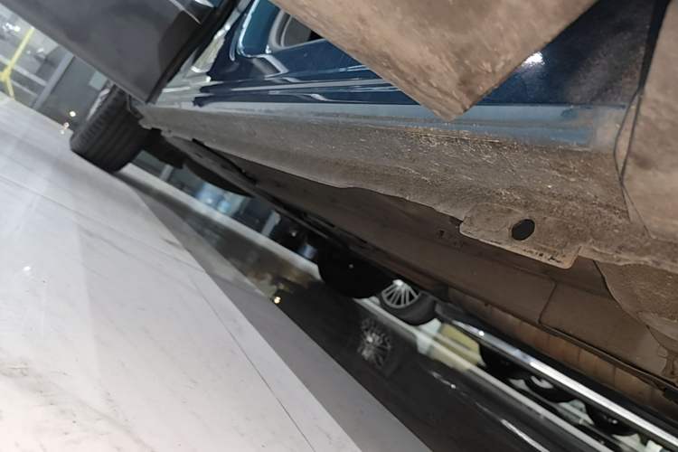 Used Peugeot 5008 2017 380THP 5-Seater Elite Edition Right Side Sill