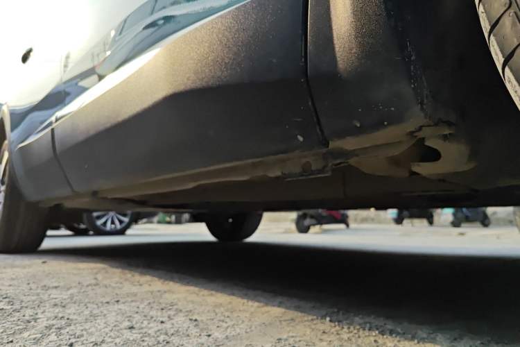 Used Peugeot 5008 2017 380THP 7-Seater Elite Edition Right Side Sill