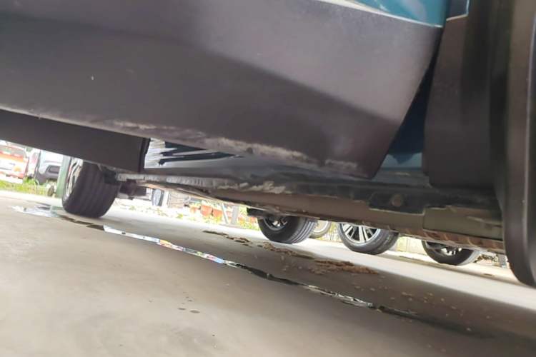 Used Peugeot 5008 2017 380THP 5-Seater Elite Edition Right Side Sill