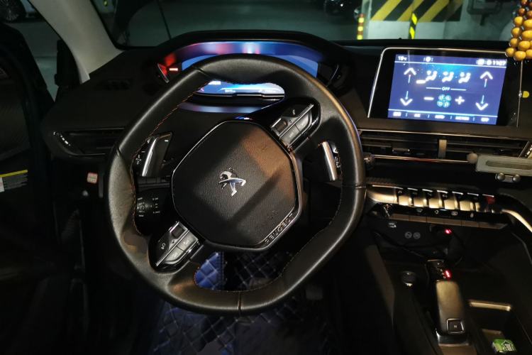 Used Peugeot 5008 2017 380THP 7-Seater Elite Edition Steering Wheel