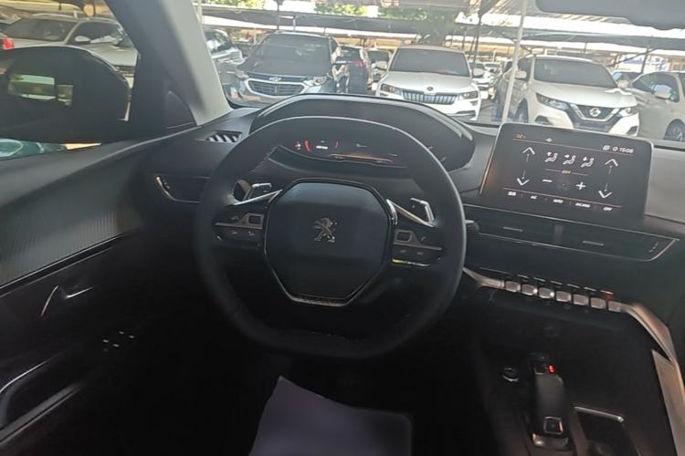 Used Peugeot 5008 2017 350THP 5-Seat Elite Edition Steering Wheel