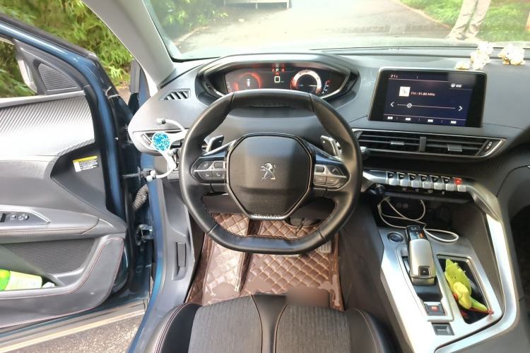 Used Peugeot 5008 2017 380THP 5-Seater Elite Edition Steering Wheel