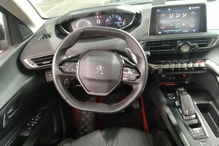Used Peugeot 5008 2017 380THP 5-Seater Elite Edition Steering Wheel