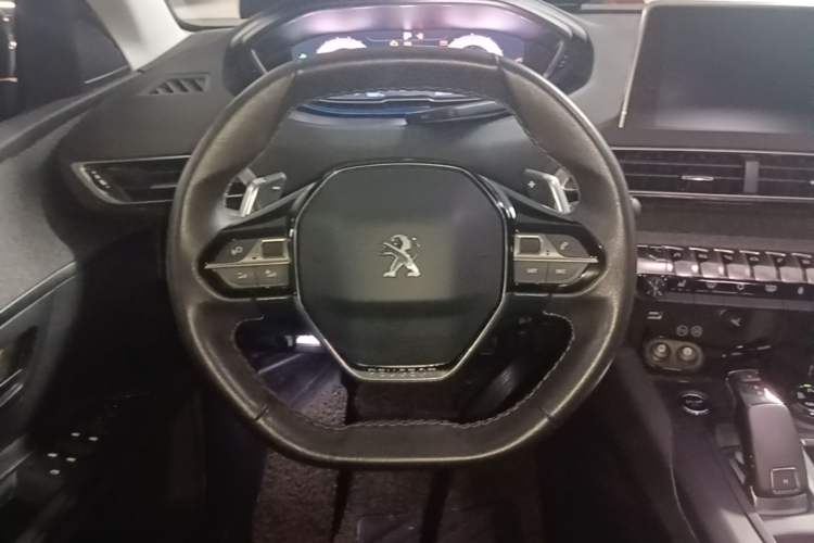 Used Peugeot 5008 2017 380THP 7-Seater Luxury Edition Steering Wheel