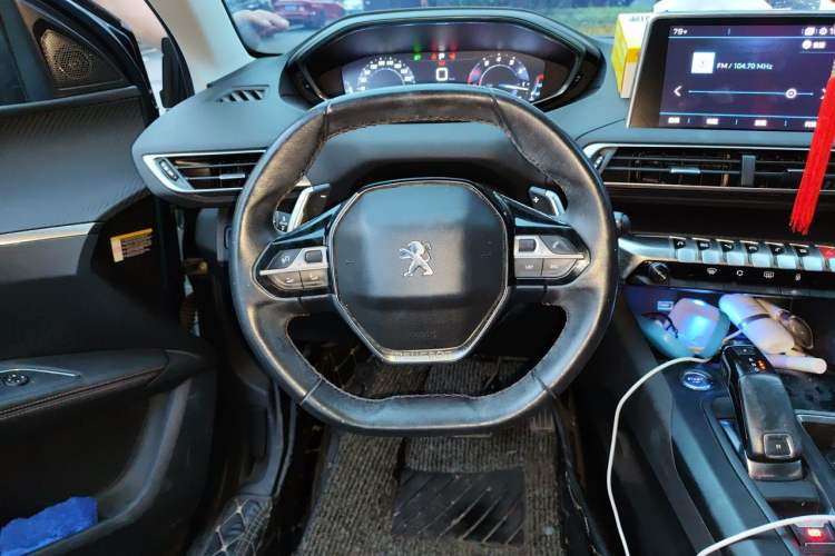 Used Peugeot 5008 2017 350THP 7-Seater Elite Edition Steering Wheel