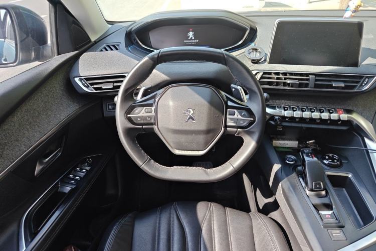 Used Peugeot 5008 2017 380THP 7-Seater Luxury Edition Steering Wheel