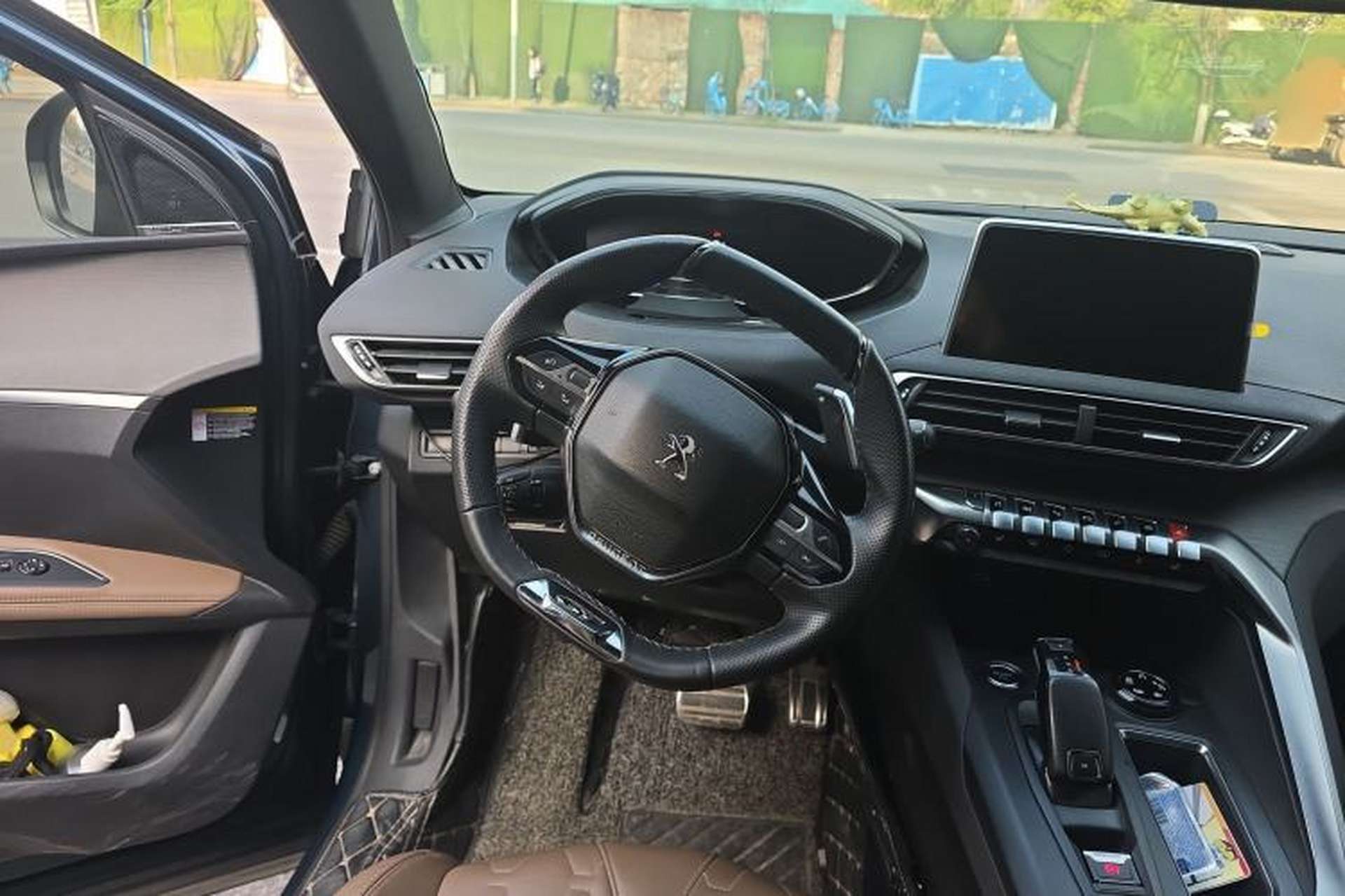 Used Peugeot 5008 2017 380THP 7-Seater Luxury GT Edition Steering Wheel