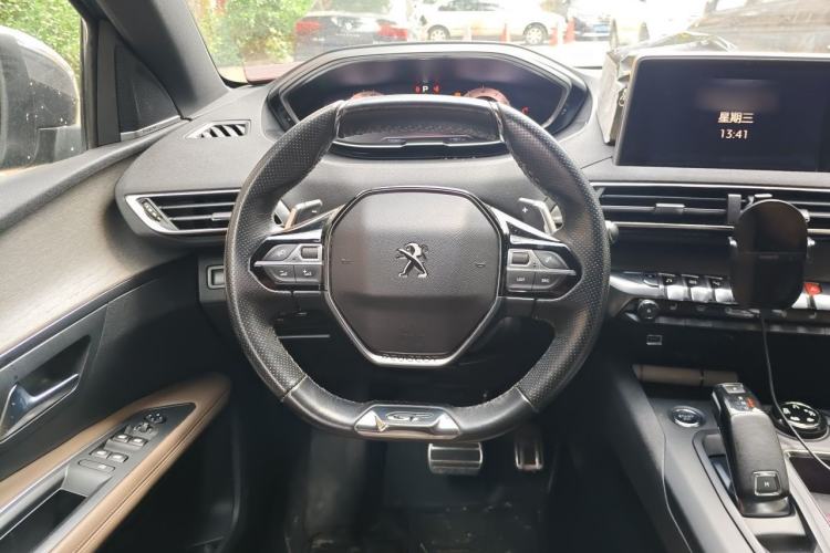 Used Peugeot 5008 2017 380THP 7-Seater Luxury GT Edition Steering Wheel