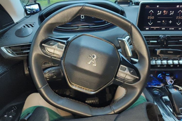 Used Peugeot 5008 2017 350THP 7-Seater Elite Edition Steering Wheel