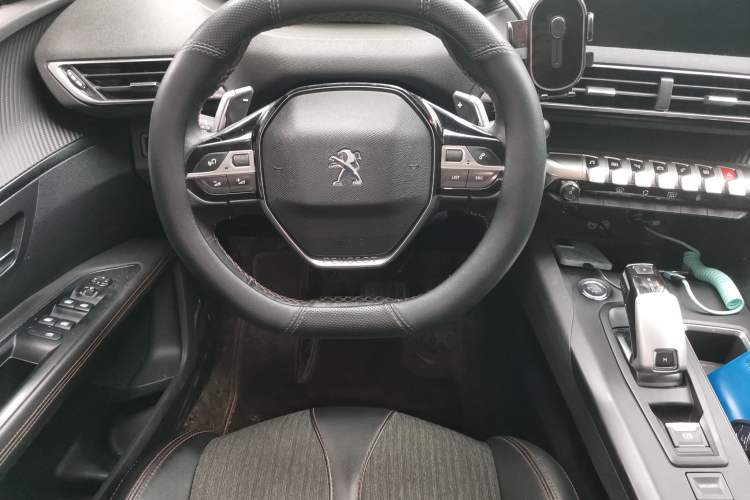 Used Peugeot 5008 2017 350THP 7-Seater Elite Edition Steering Wheel