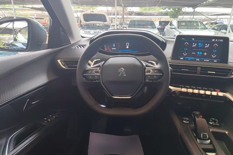 Used Peugeot 5008 2017 380THP 5-Seater Elite Edition Steering Wheel