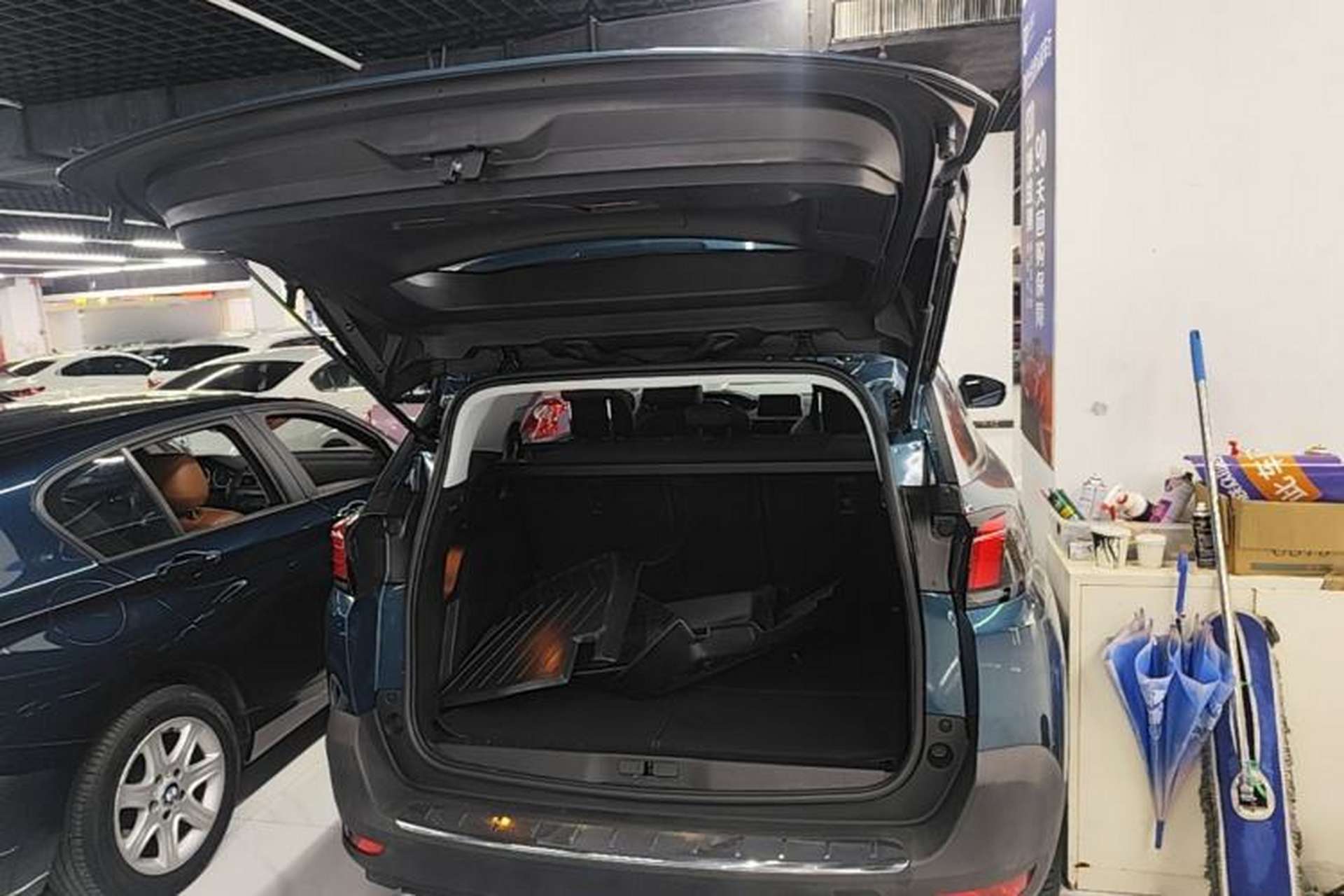Used Peugeot 5008 2017 380THP 5-Seater Elite Edition Trunk