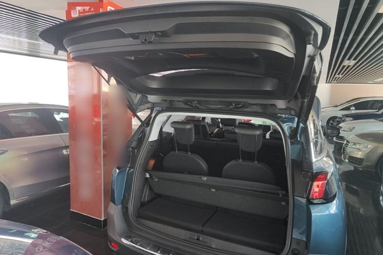 Used Peugeot 5008 2017 380THP 7-Seater Boundary-Free Edition Trunk